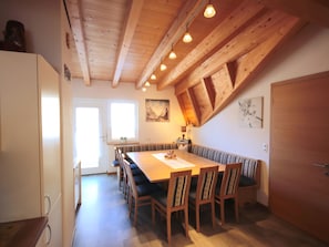 お食事