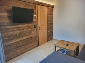 TV - Apartment Köhle by Interhome (Pfunds-Samnaun)
