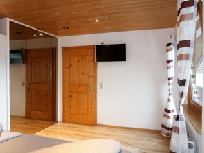 2 bedrooms, WiFi, bed sheets - Susanne by Interhome (Prutz/Kaunertal)