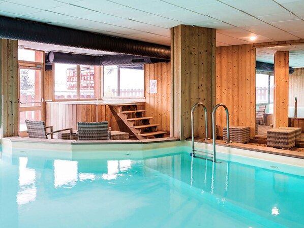 Sisäuima-allas, lämmitetty uima-allas