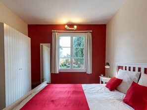 4 bedrooms, WiFi - La Rouveyrolle by Interhome (Bagnols sur Cèze)