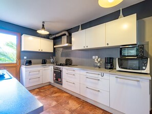 Refrigerador, microondas, horno y lavavajillas