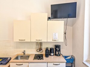 Kühlschrank, Kochgeschirr/Geschirr/Besteck