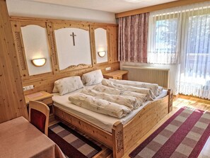 3 bedrooms, Internet