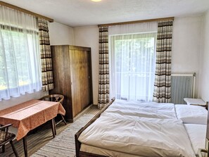 5 bedrooms, WiFi