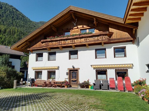 Alpenglühen by Interhome