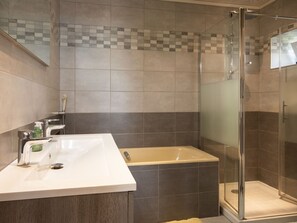 Towels - Le Noyer by Interhome (Epertully)