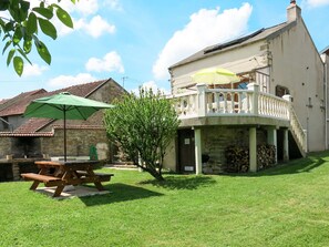 Outdoor dining - Le Noyer by Interhome (Epertully)