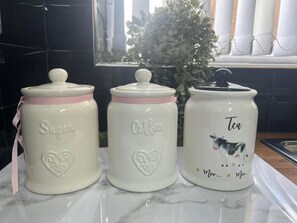 Shower, hair dryer, towels - 1Bed Home Sleeps 5 Free Parking, Central, Wifi (Birmingham)