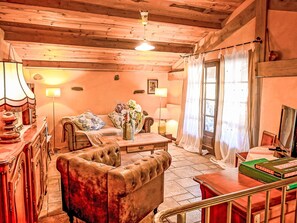 Een televisie en een dvd-speler