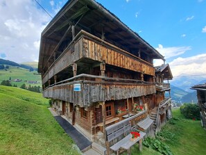 Esterni