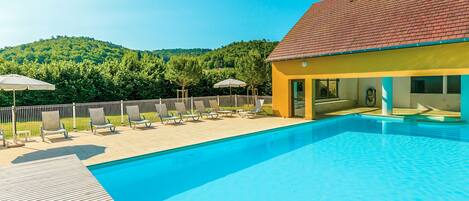 UppvÀrmd pool