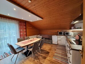 冷蔵庫、電子レンジ、オーブン、食器洗い機