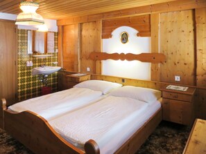 7 bedrooms, WiFi
