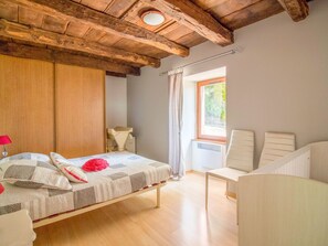 3 dormitorios, escritorio, wifi