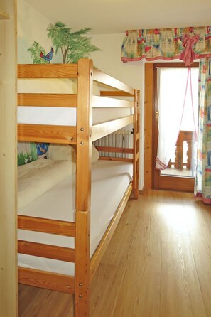 3 bedrooms, Internet