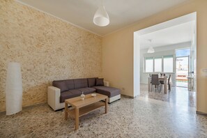 TV - Casa Del Sol Alberobello, Alberobello, Italy (Alberobello)
