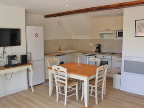 Fridge, microwave, oven, dishwasher - Le Clos des Rives by Interhome (Saint Vincent-de-Cosse)