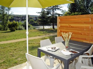 Outdoor dining - Le Clos des Rives by Interhome (Saint Vincent-de-Cosse)