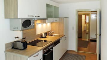 Refrigerador, microondas, horno y lavavajillas