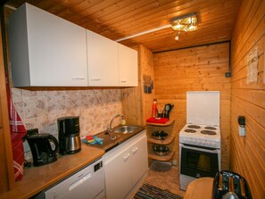 Kylskåp, ugn, diskmaskin och brödrost