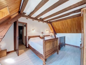3 bedrooms, desk, iron/ironing board, WiFi - Le Pigeonnier by Interhome (Jayac)