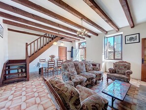TV, fireplace, DVD player