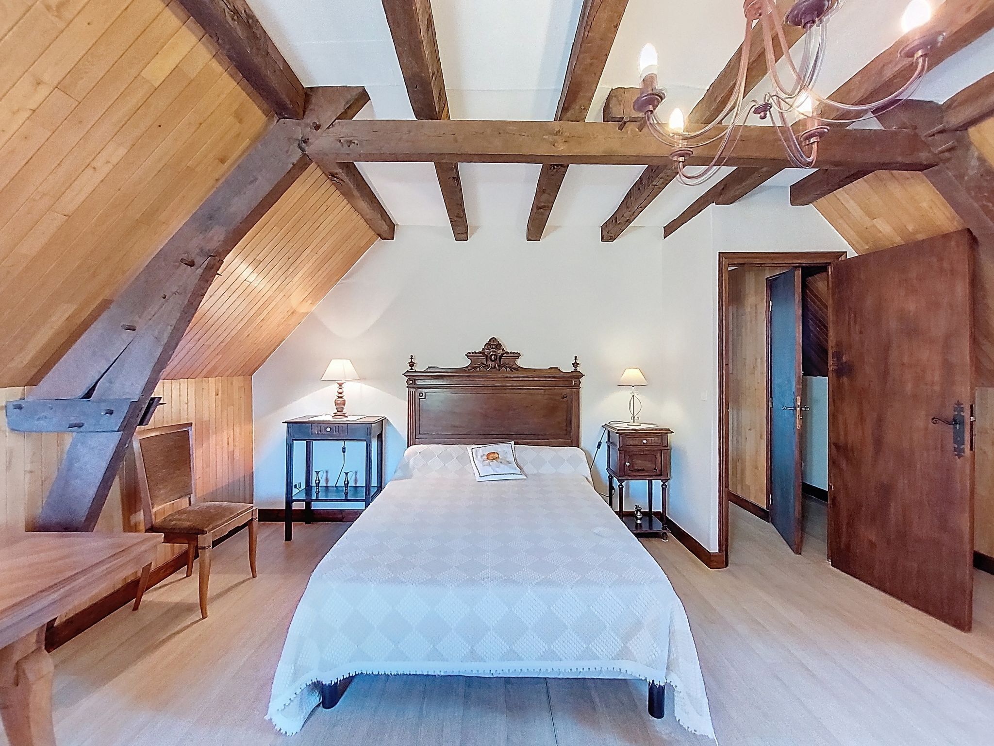 3 bedrooms, desk, iron/ironing board, WiFi