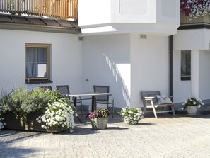 Outdoor dining - Apartment Kohler by Interhome (Fügen)