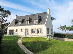 Exterior - Saint Gonvel by Interhome (Landunvez)