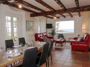 Dining - Saint Gonvel by Interhome (Landunvez)