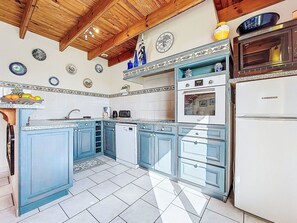 Fridge, microwave, oven, dishwasher - Pors Bae by Interhome (Primelin)
