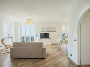 TV - Sorvegallo by Interhome (Moneglia)