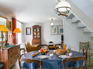 Dining - Ty va Zud by Interhome (Lampaul-Ploudalmézeau)