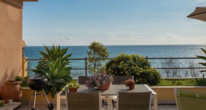 Terrazzo sul Mare by Interhome