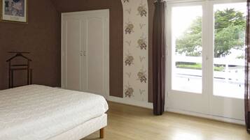 4 chambres, fer et planche Ă repasser, Wi-Fi