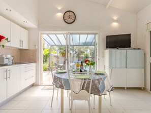 Fridge, microwave, oven, dishwasher - Les Oliviers by Interhome (Talmont Saint Hilaire)