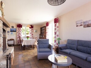 TV, fireplace, DVD player - Le Pré Salé by Interhome (Portbail)