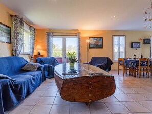 Dining - Chez Laurette by Interhome (Saint Laurent-sur-Mer)