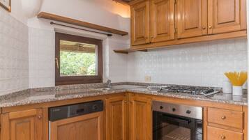 Fridge, oven, dishwasher, toaster