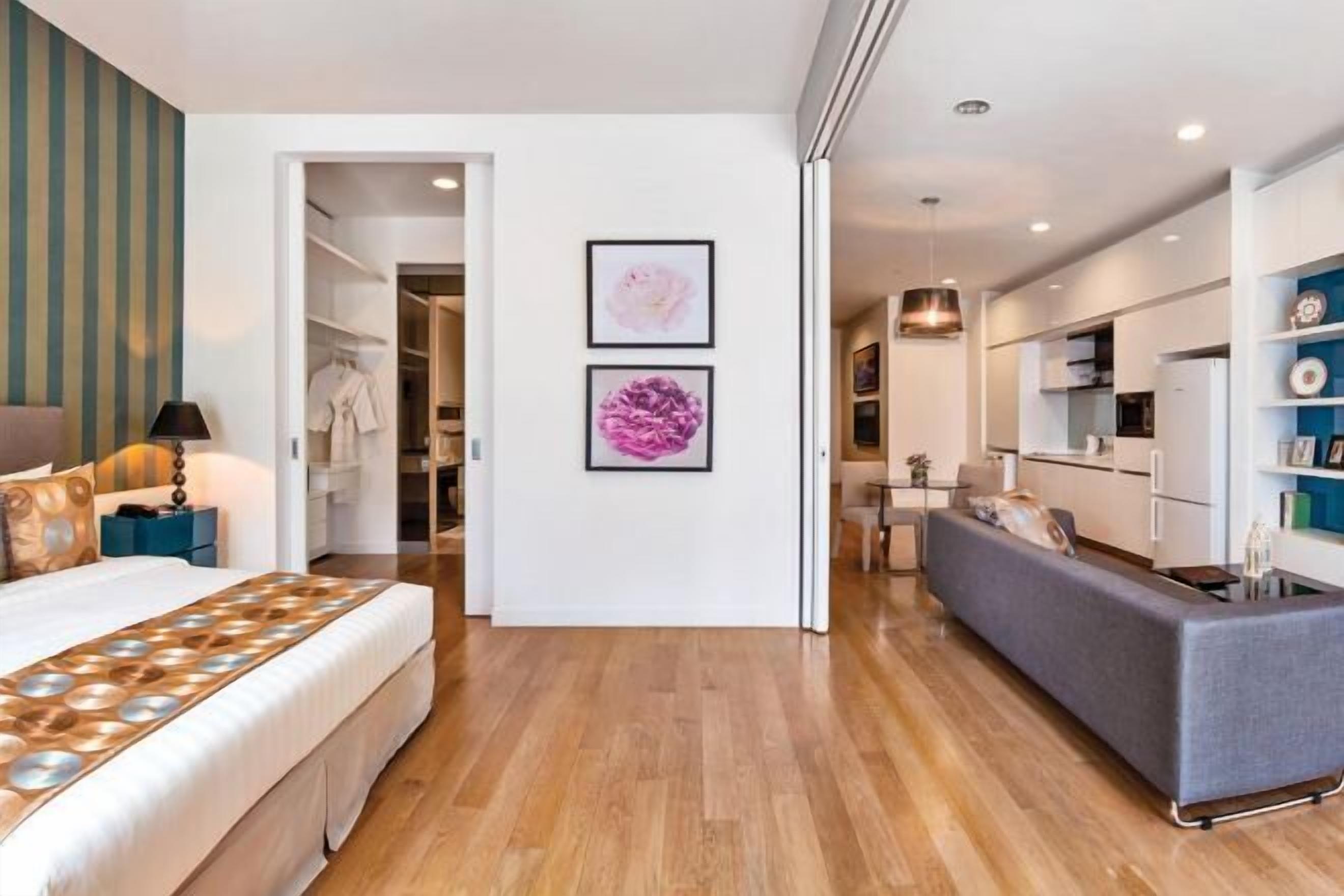 Een kluis op de kamer, verduisterende gordijnen, gratis wifi, beddengoed