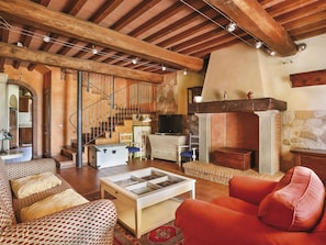 TV - Desideri by Interhome (Vinci)