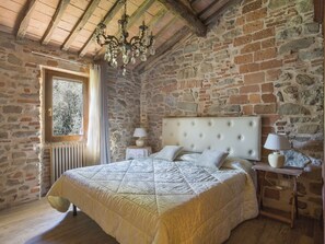 5 bedrooms, iron/ironing board, WiFi - Vacation home Aurora by Interhome (Pescia)