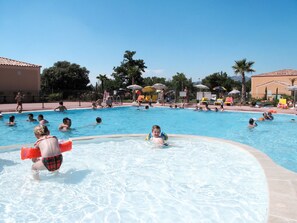 Pool - Les Demeures du Ventoux by Interhome (Aubignan)