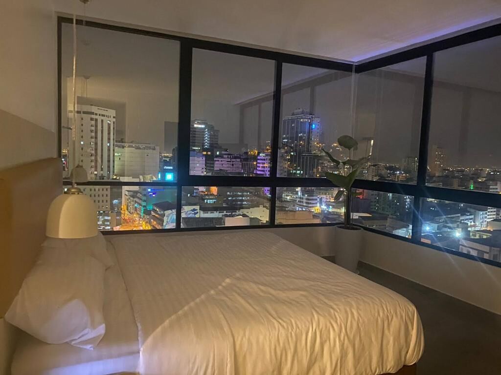 2 間睡房、房內夾萬、書桌、熨斗/熨衫板