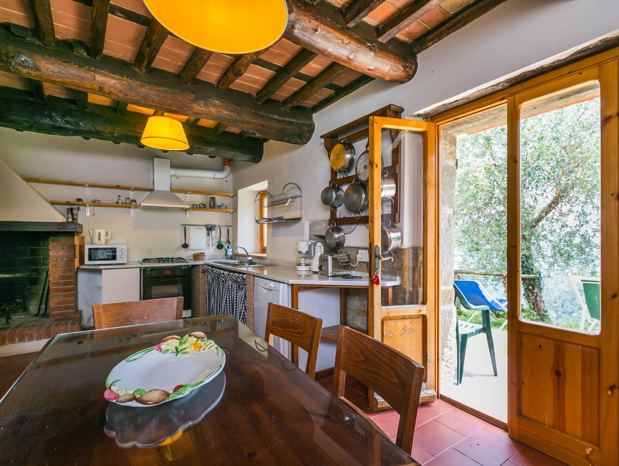 Frigorifero, forno, lavastoviglie, pentole/stoviglie/utensili