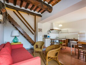 Fernseher, Kamin, Tischfußball