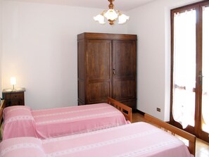 2 Schlafzimmer, Bügeleisen/Bügelbrett, WLAN