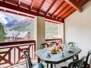 تناول الطعام بالخارج