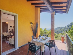 Outdoor dining - Vacation home Luca by Interhome (Montignoso)
